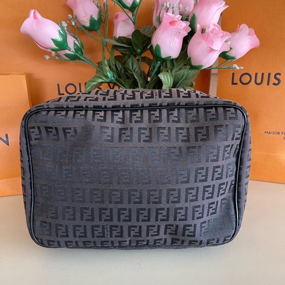 Authentic Fendi vanity case 💼❤️🧳 - Picture 2 of 13